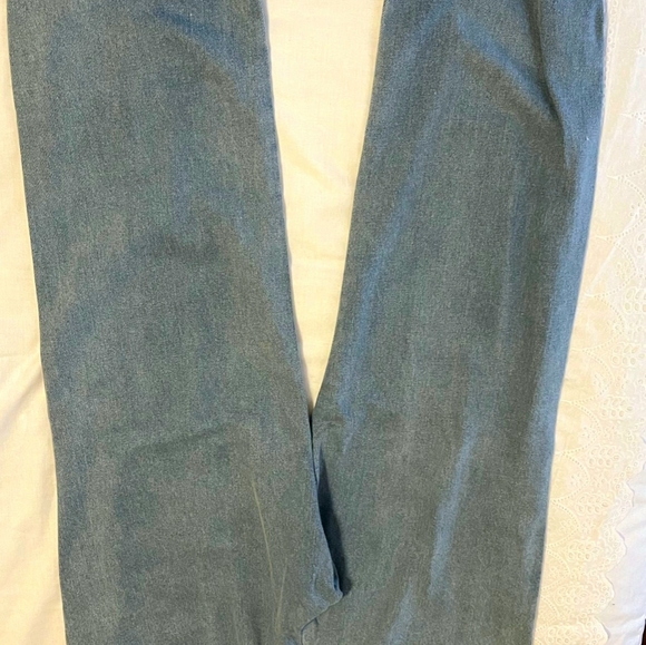 Jeans - Picture 2 of 3